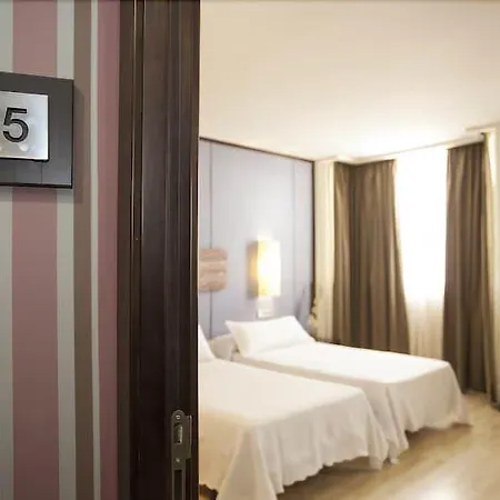 Hotel Puerta De